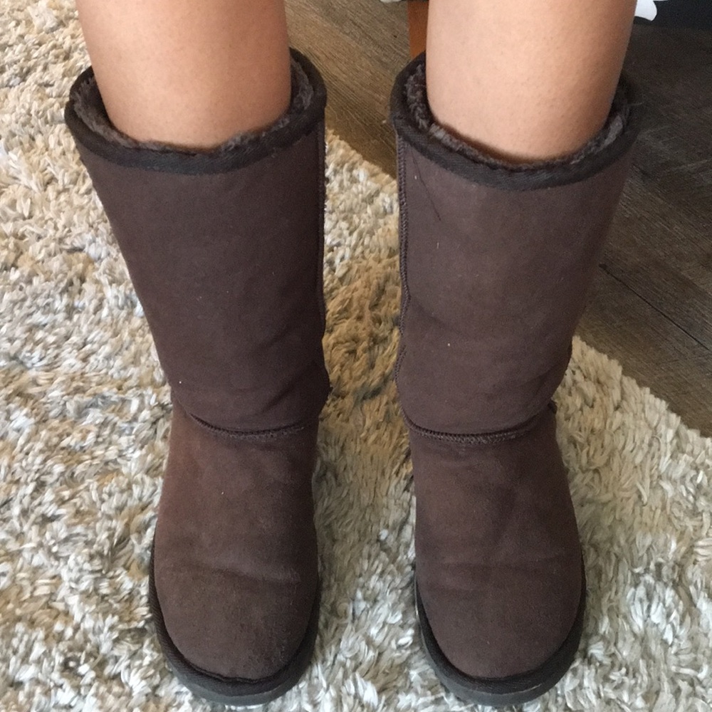 Brown uggs